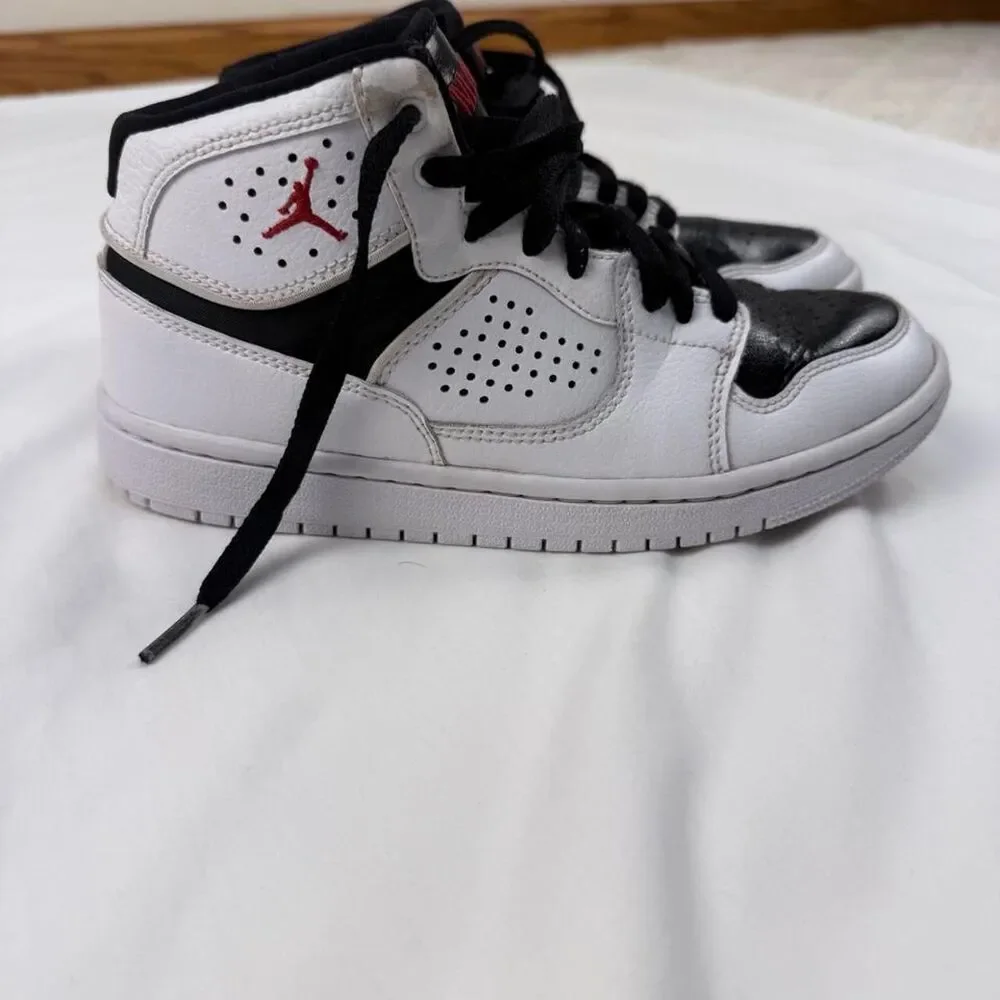Nike Air Jordan Access Youth Sneakers sz 5.5 Y